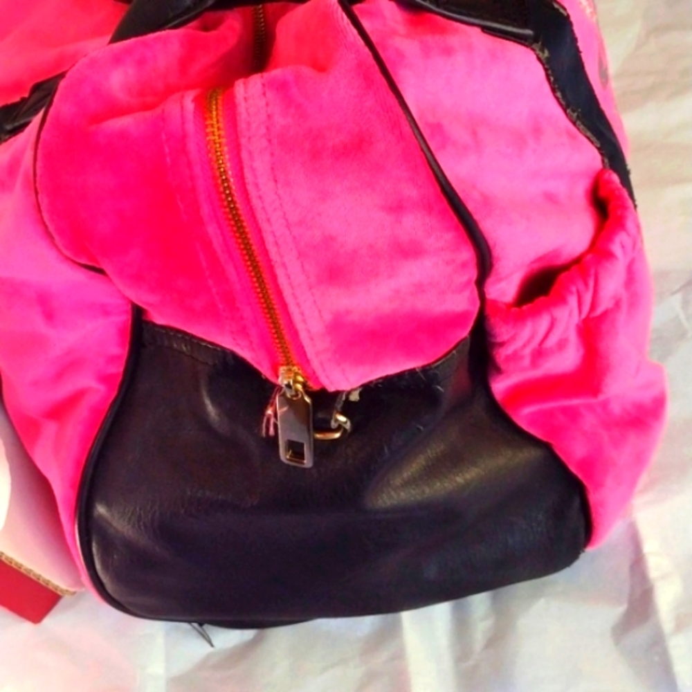 JUICY Couture Barbie Pink 💕 Velour Velvet Overnight Weekender Duffle Bag 🎁 🛍️ - Picture 5 of 13